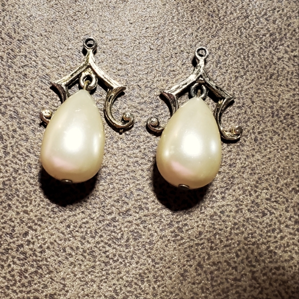 .75" Long Crème Drop Faux Pearl Pierced Reversible Earrings